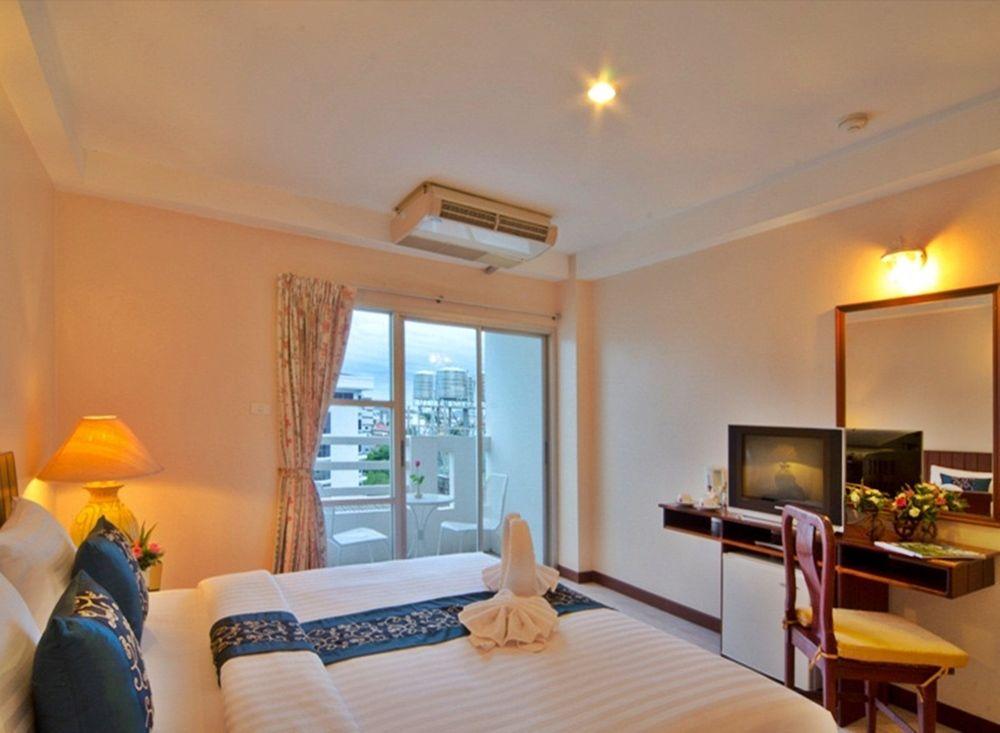 Eastiny Place Hotel Pattaya Esterno foto