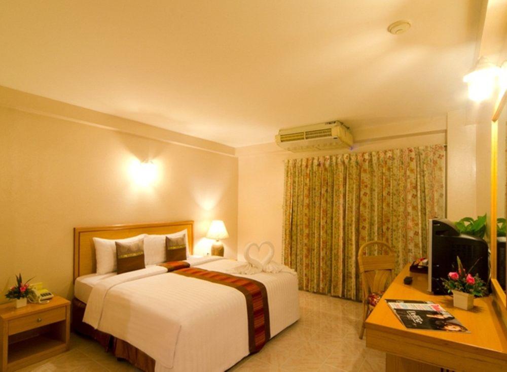 Eastiny Place Hotel Pattaya Esterno foto