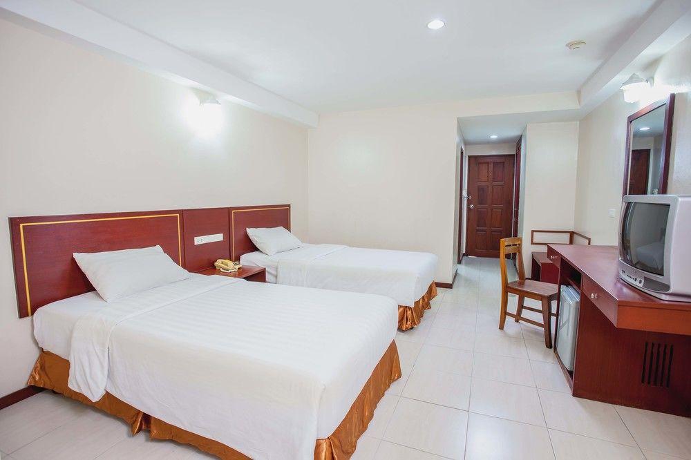 Eastiny Place Hotel Pattaya Esterno foto