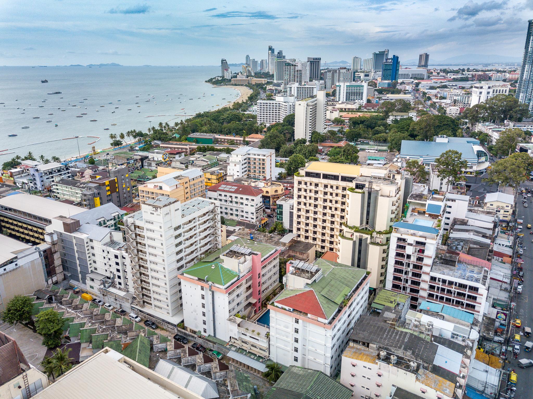 Eastiny Place Hotel Pattaya Esterno foto