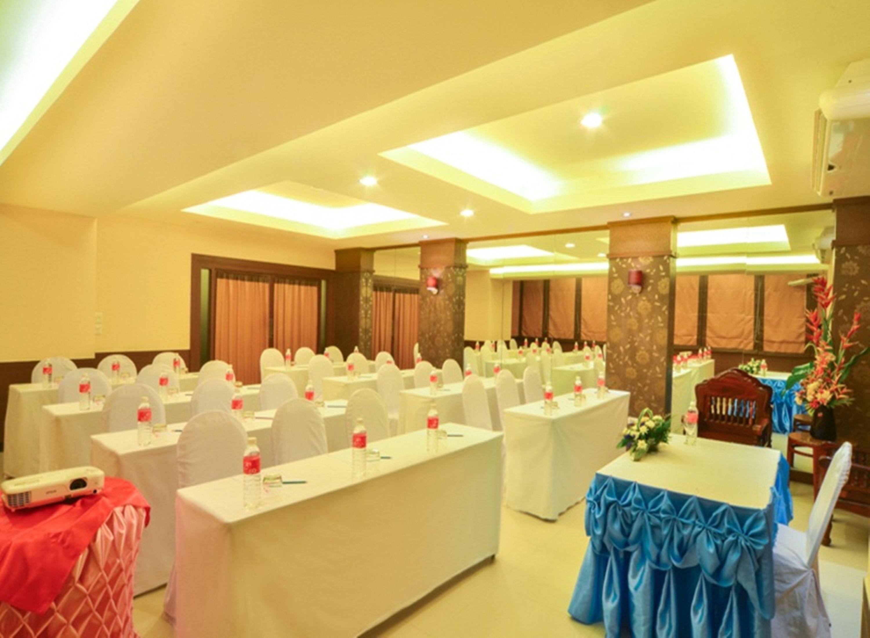 Eastiny Place Hotel Pattaya Esterno foto