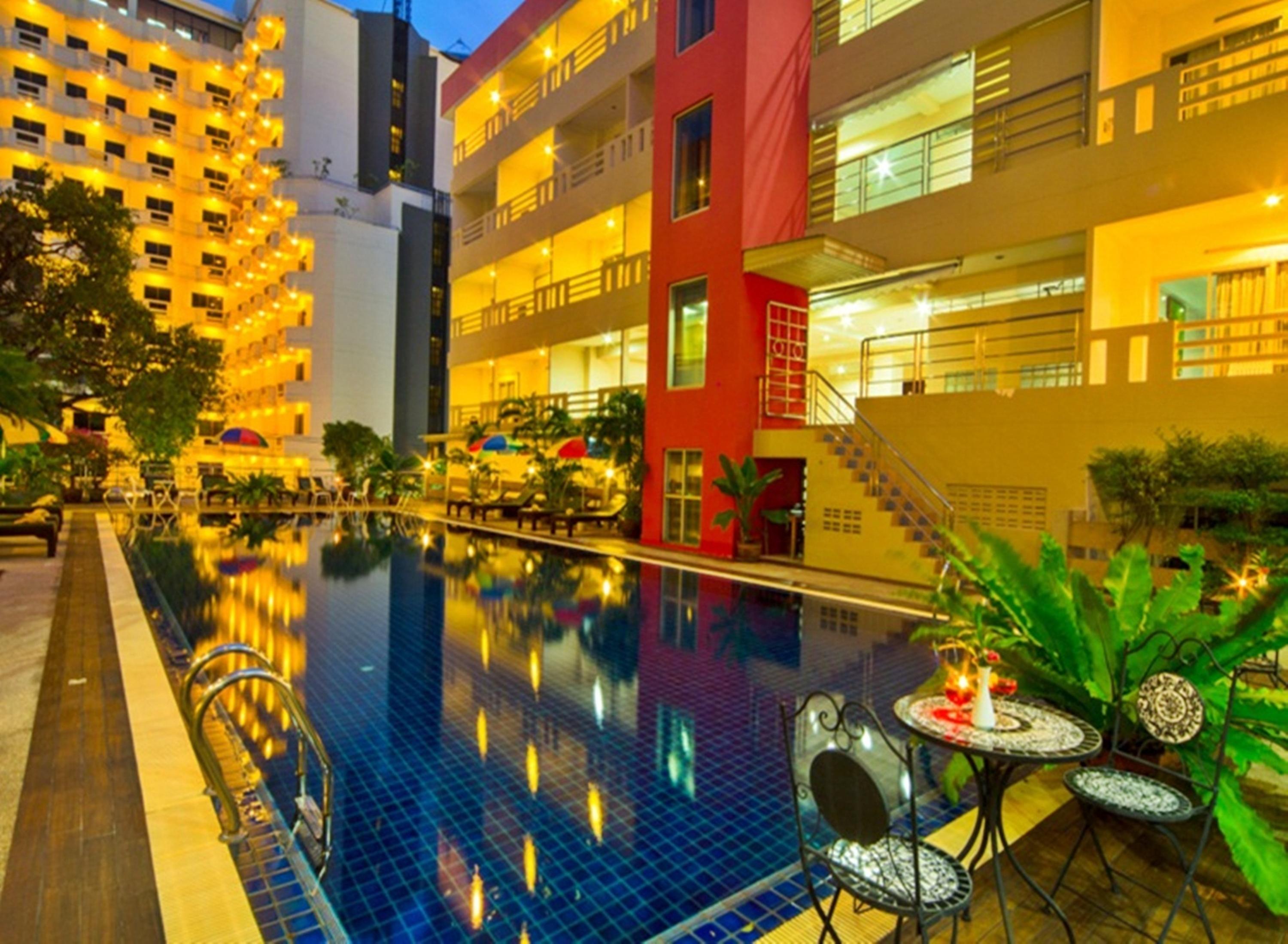 Eastiny Place Hotel Pattaya Esterno foto