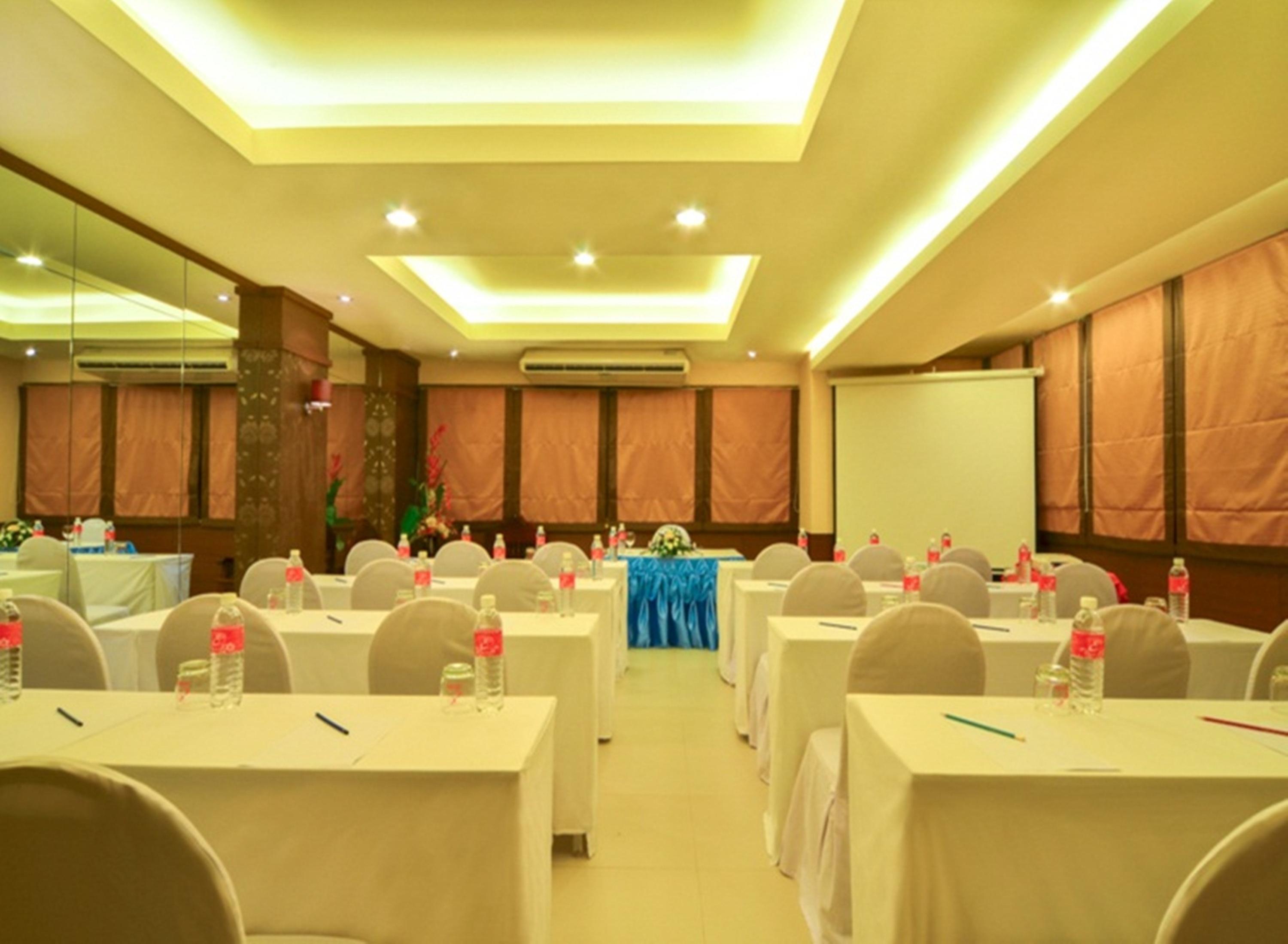 Eastiny Place Hotel Pattaya Esterno foto