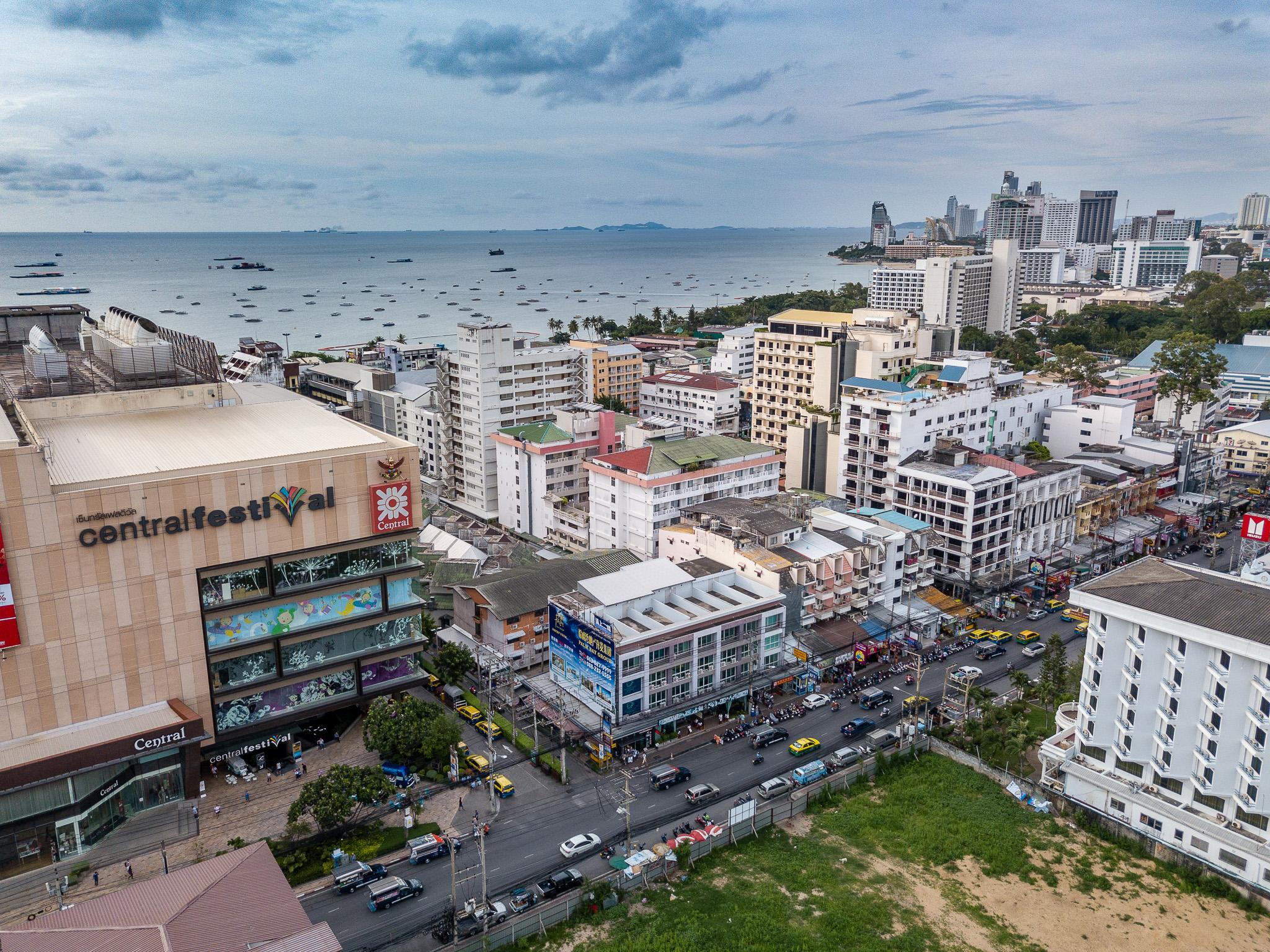Eastiny Place Hotel Pattaya Esterno foto