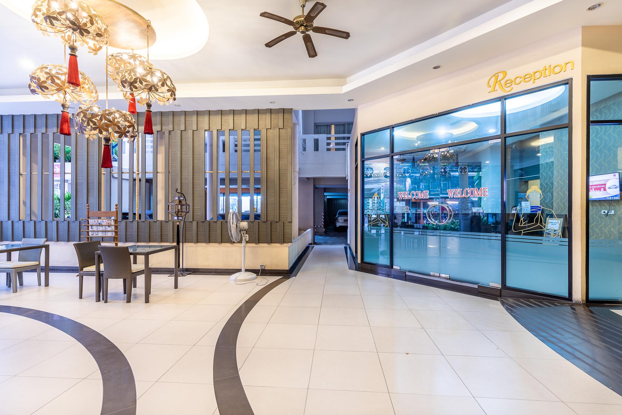 Eastiny Place Hotel Pattaya Esterno foto