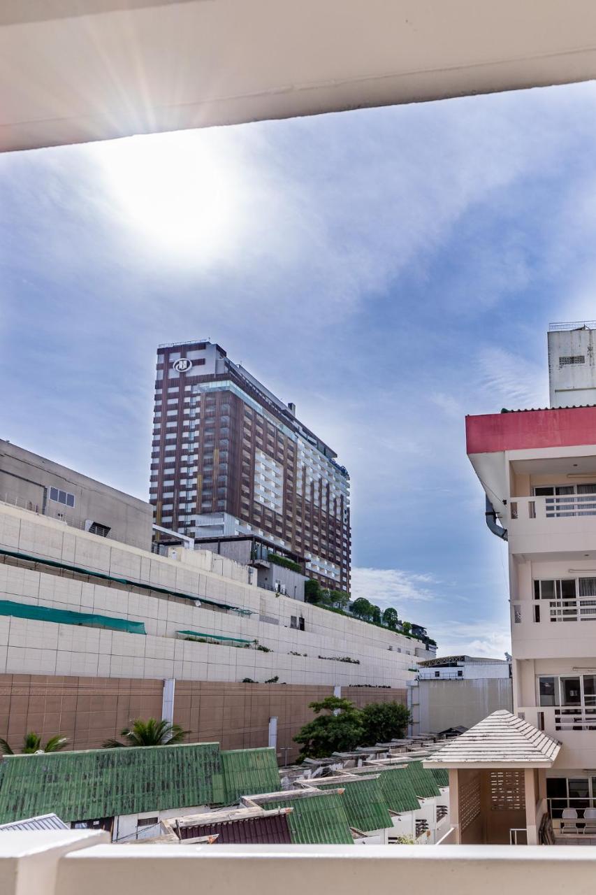 Eastiny Place Hotel Pattaya Esterno foto